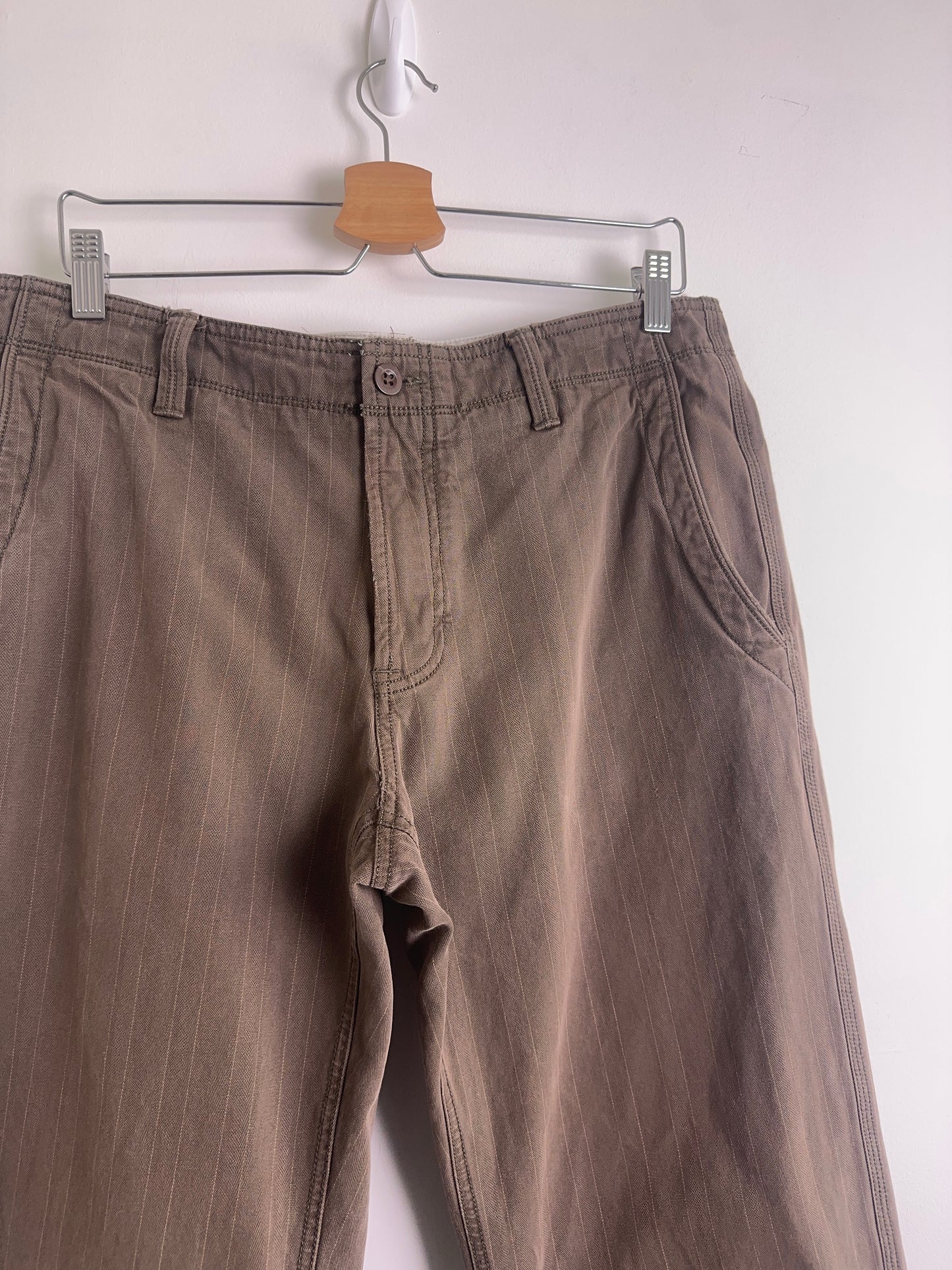 2005 GAP Pinstripe Loose Fit Pants (34)