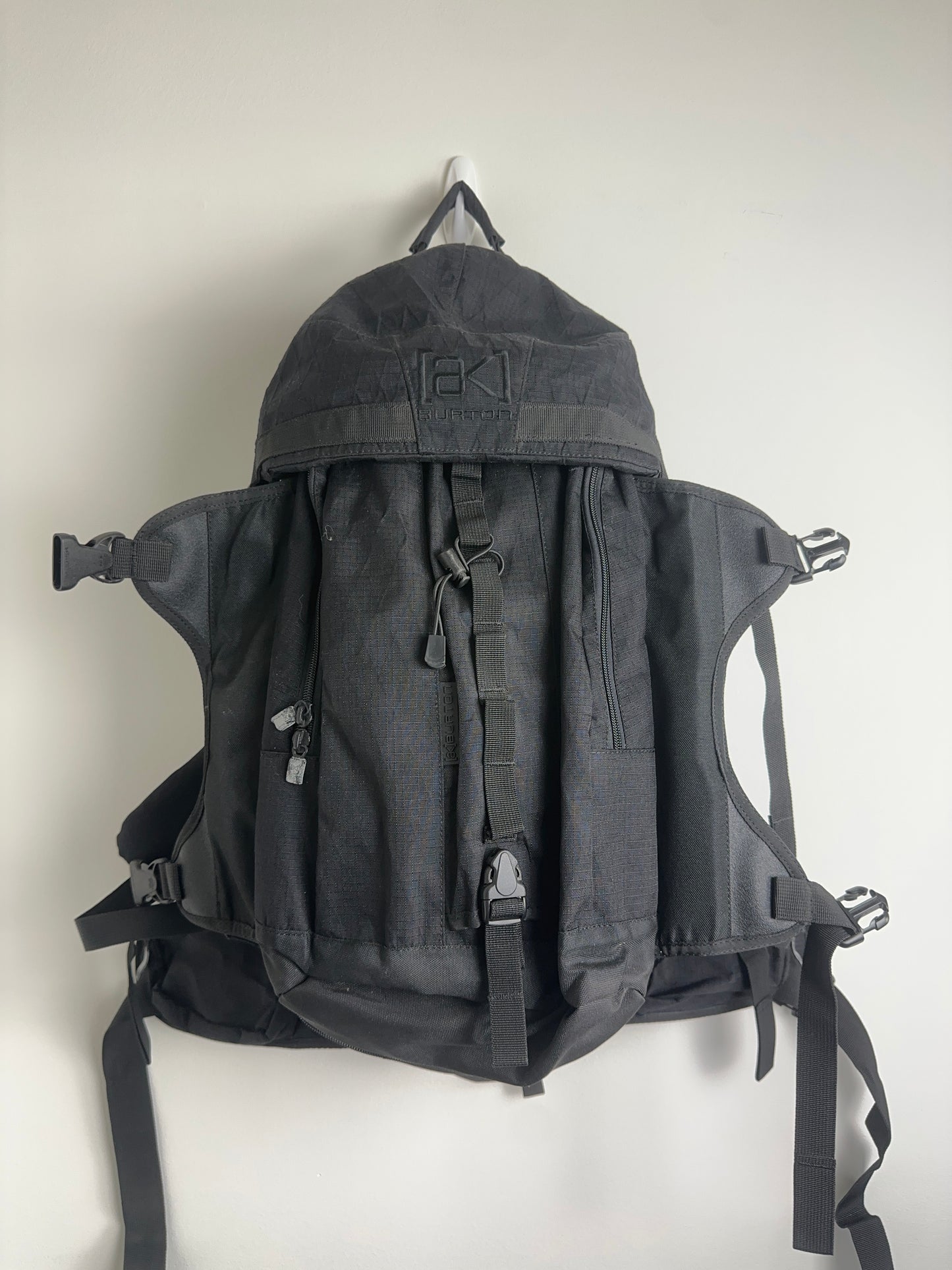 Burton AK x Headporter Plus 40L Pack
