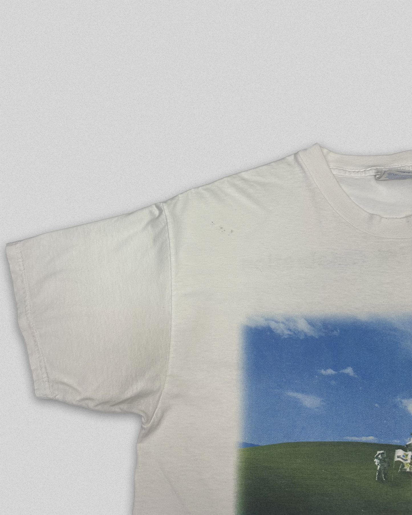 01' Windows XP Celebration Tee (M-L)