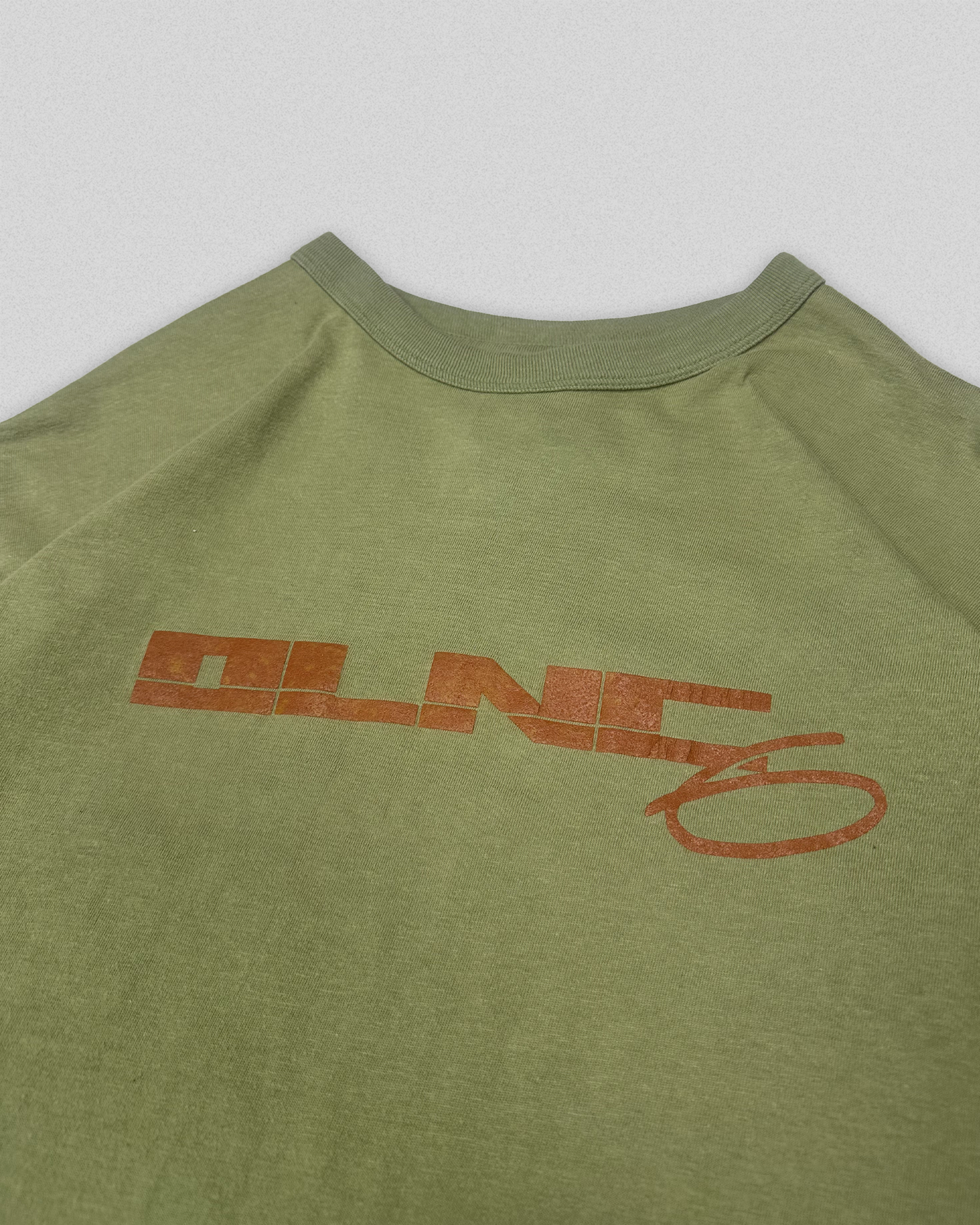 00's Balance Wear Design Graphic Tee (L)