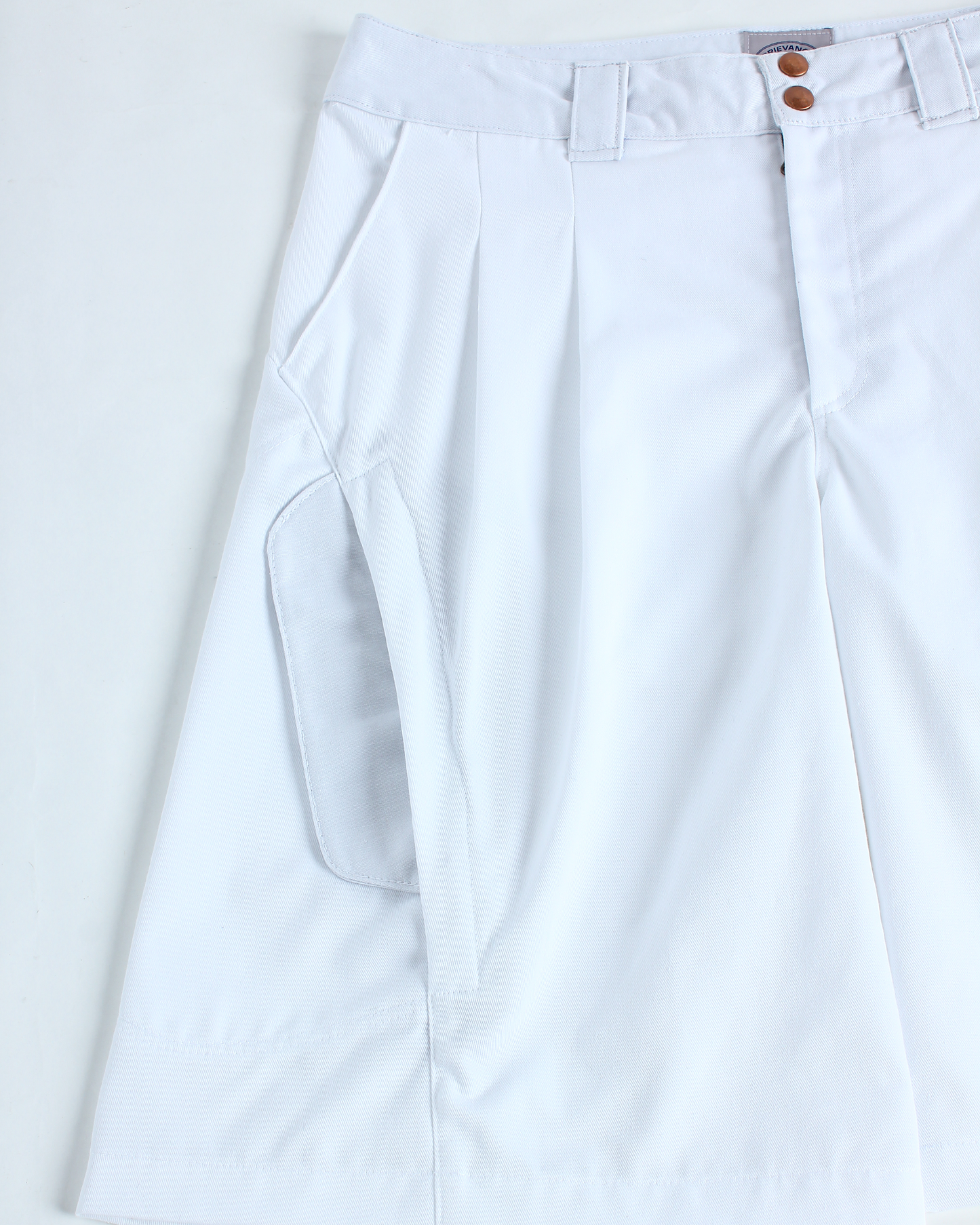 Pleatilated Shorts (White)