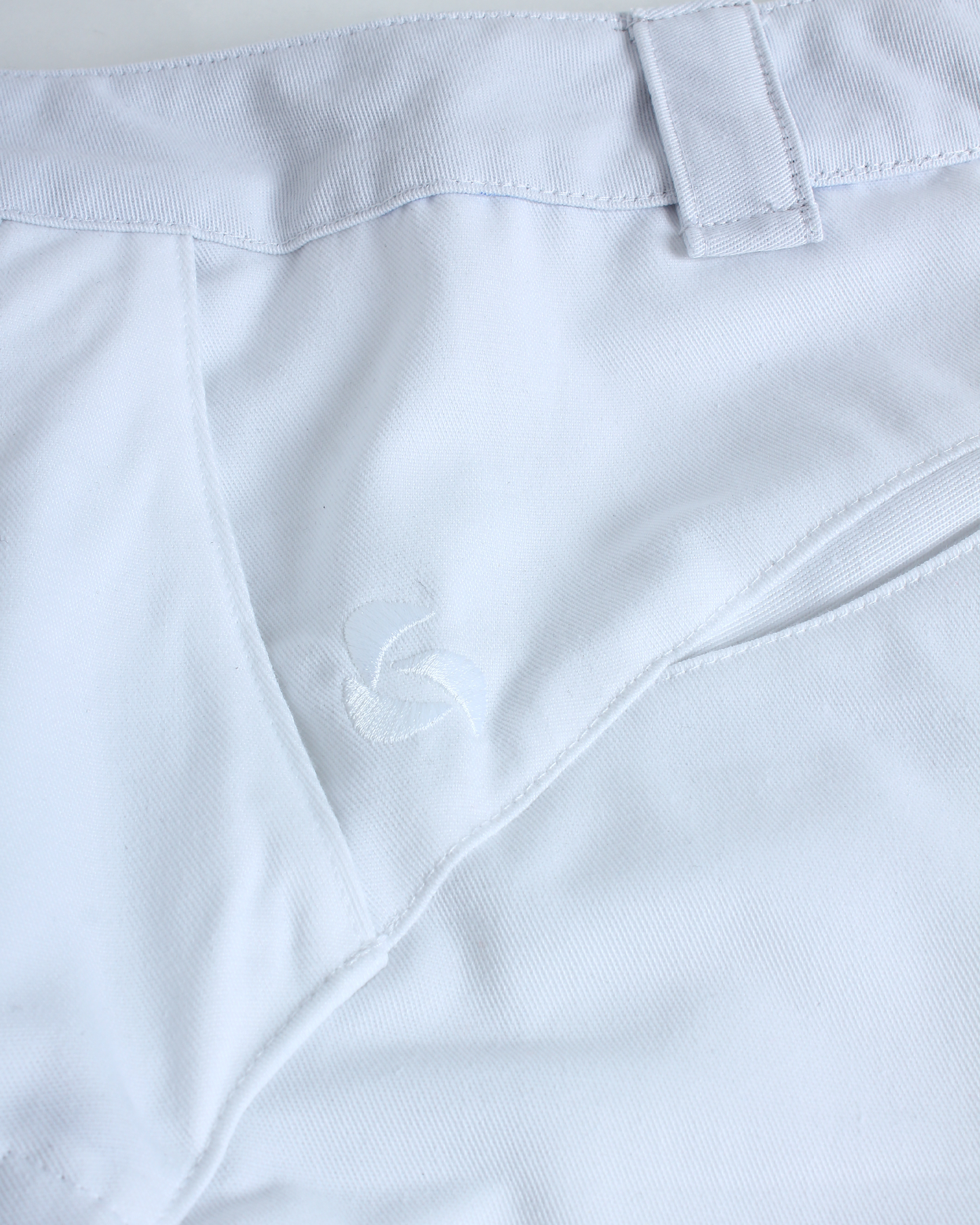 Pleatilated Shorts (White)
