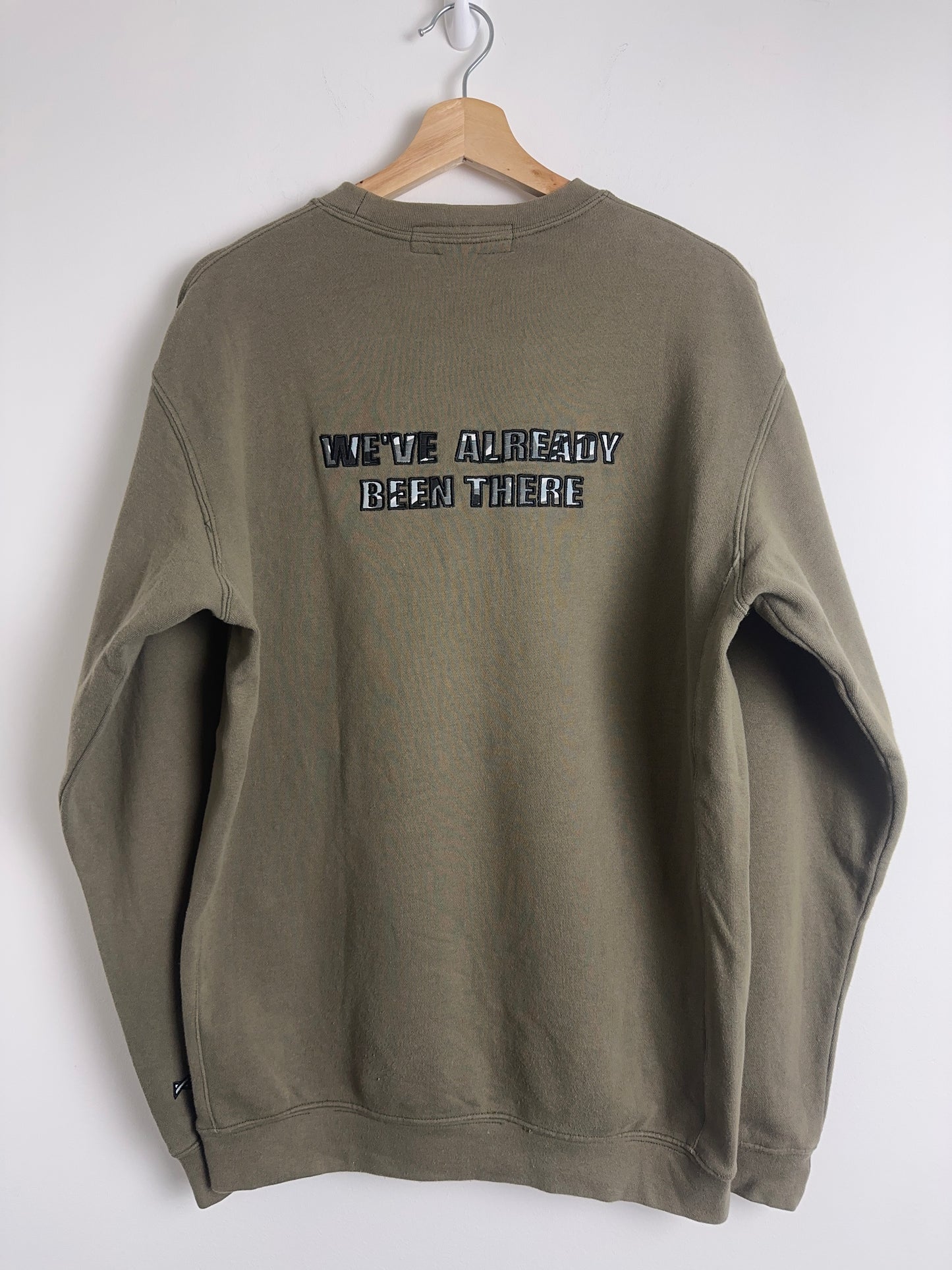 2000’s Recon Embroidered Crewneck (L)