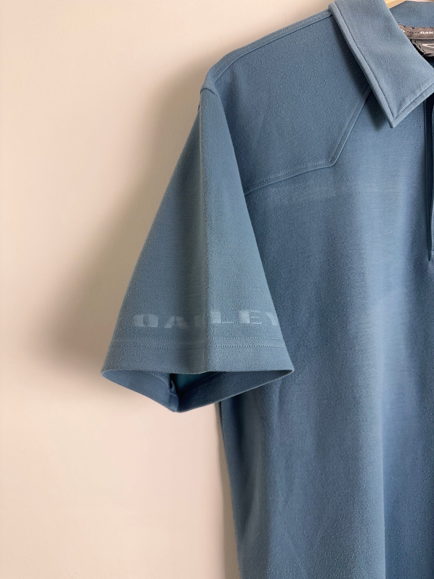 00’s Oakley Blue Polo (L)