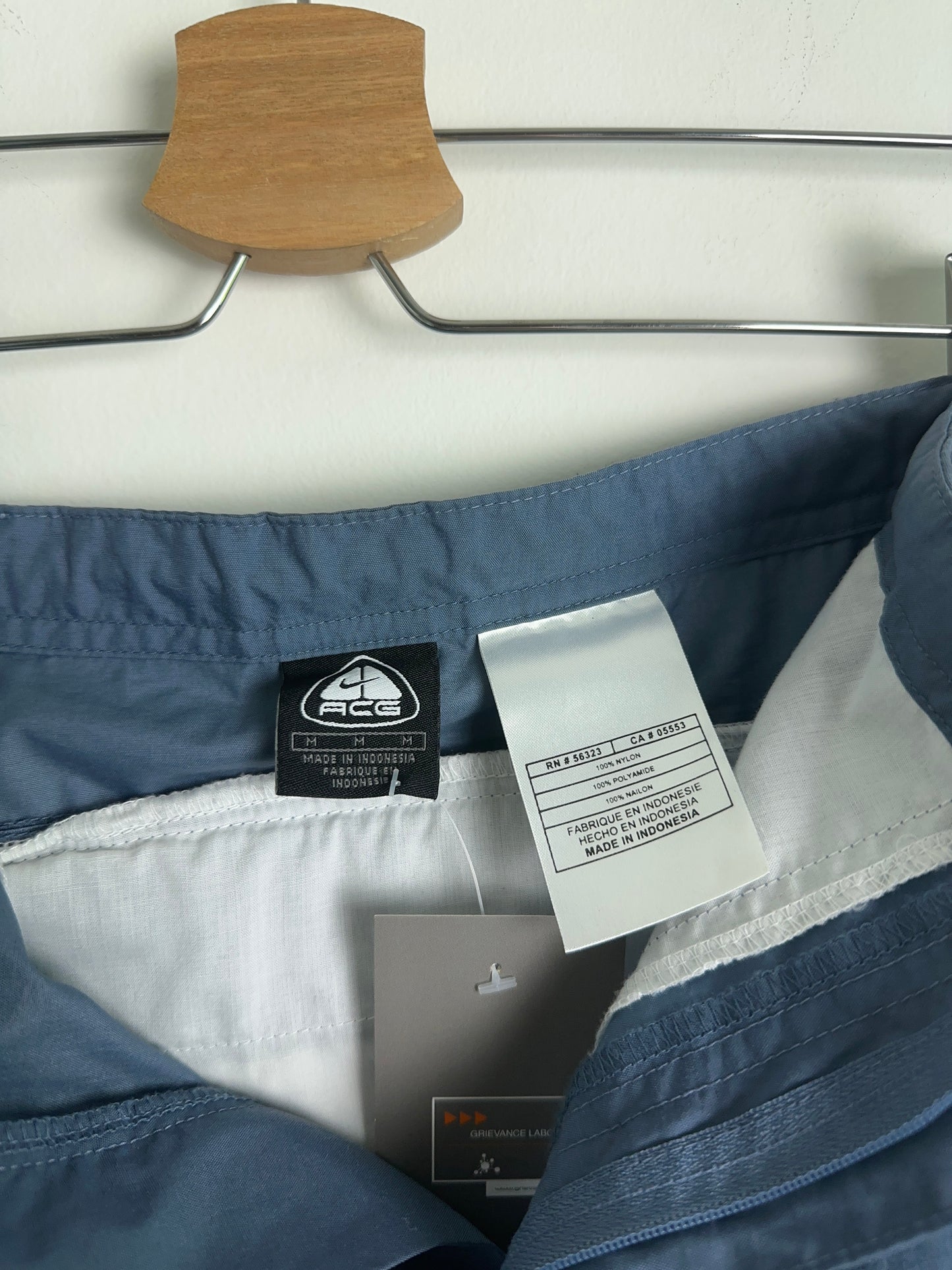 2002 Nike ACG 2n1 Skirt (M)