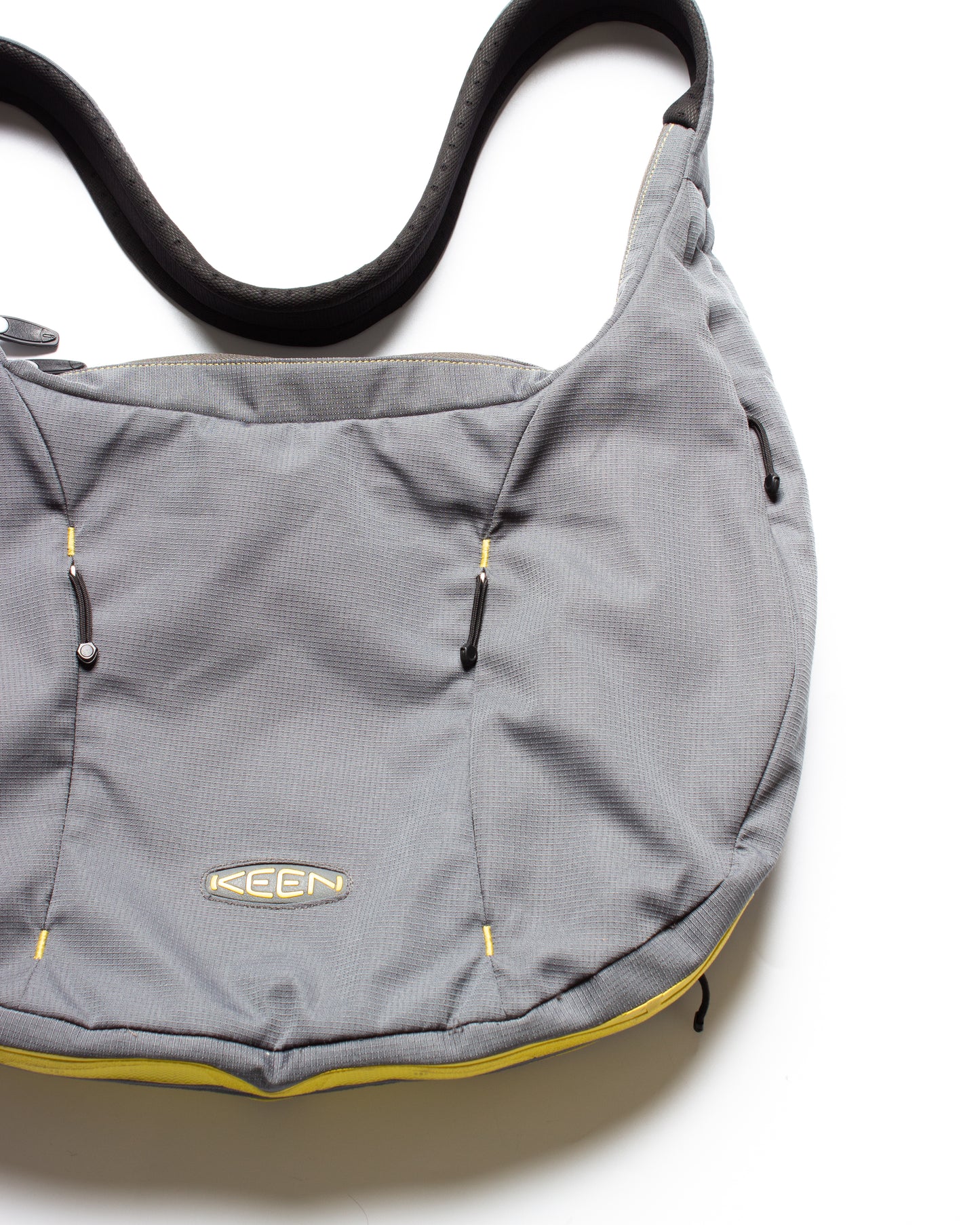 Sample Keen Circular Shoulder Bag