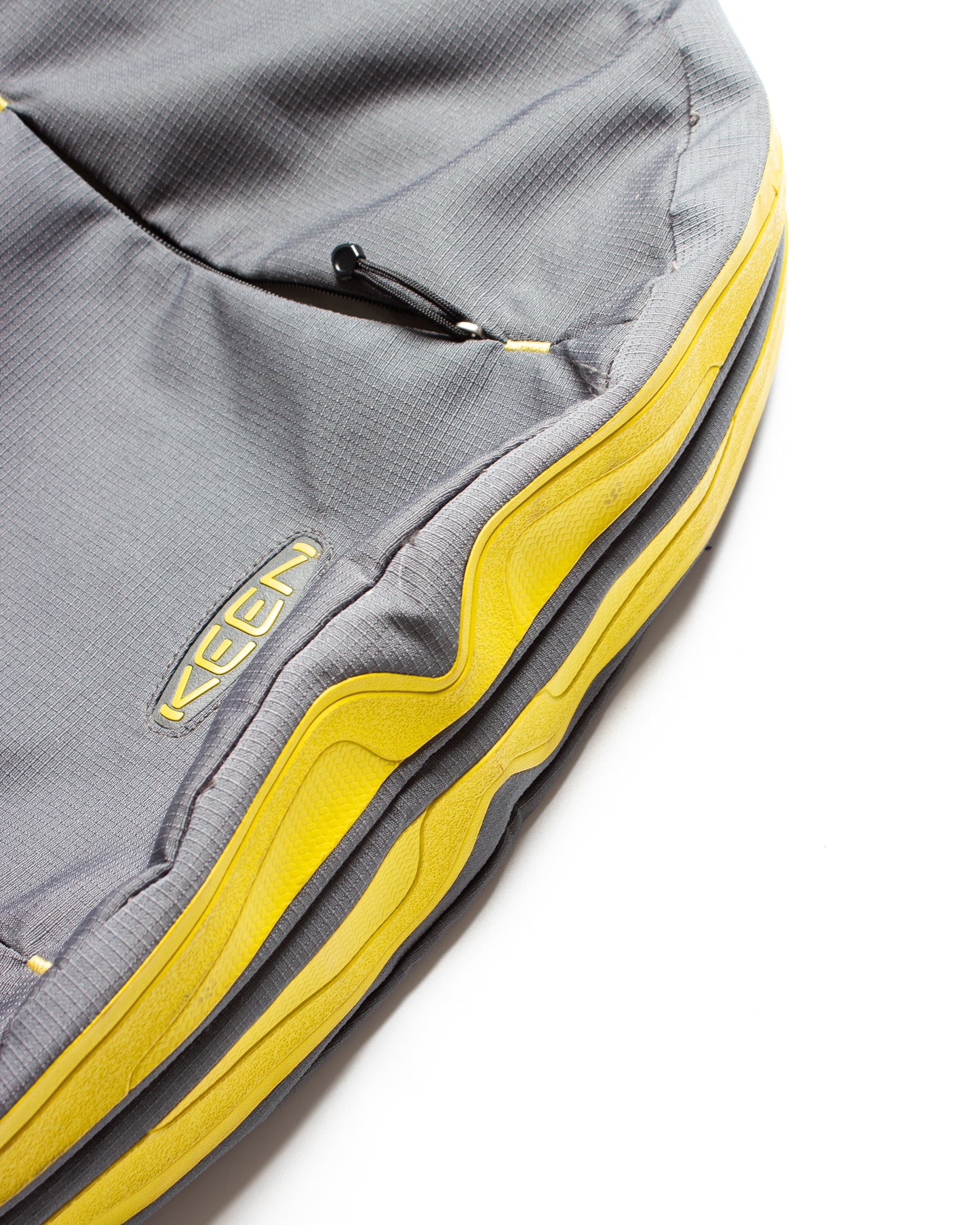 Sample Keen Circular Shoulder Bag