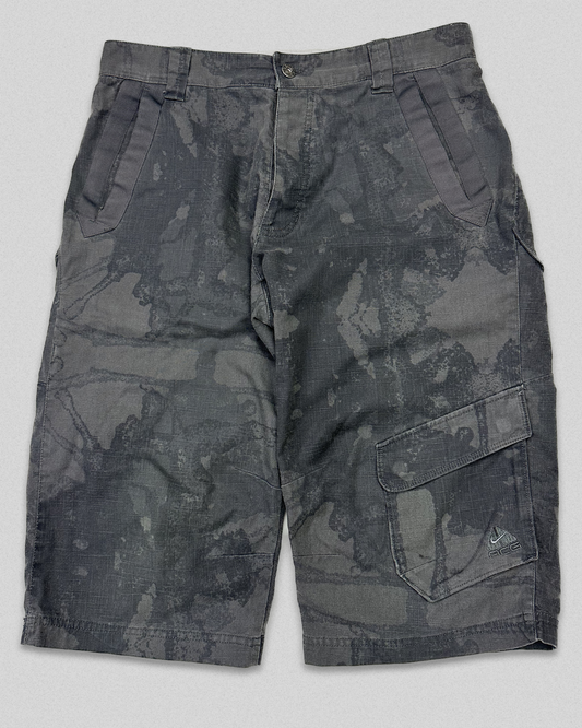 2006 Nike ACG Camo Shorts (M)