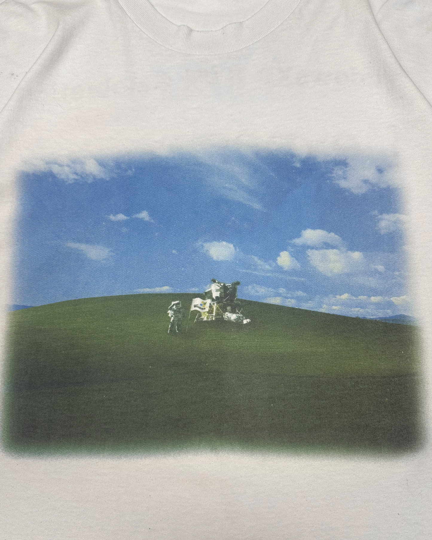 01' Windows XP Celebration Tee (M-L)