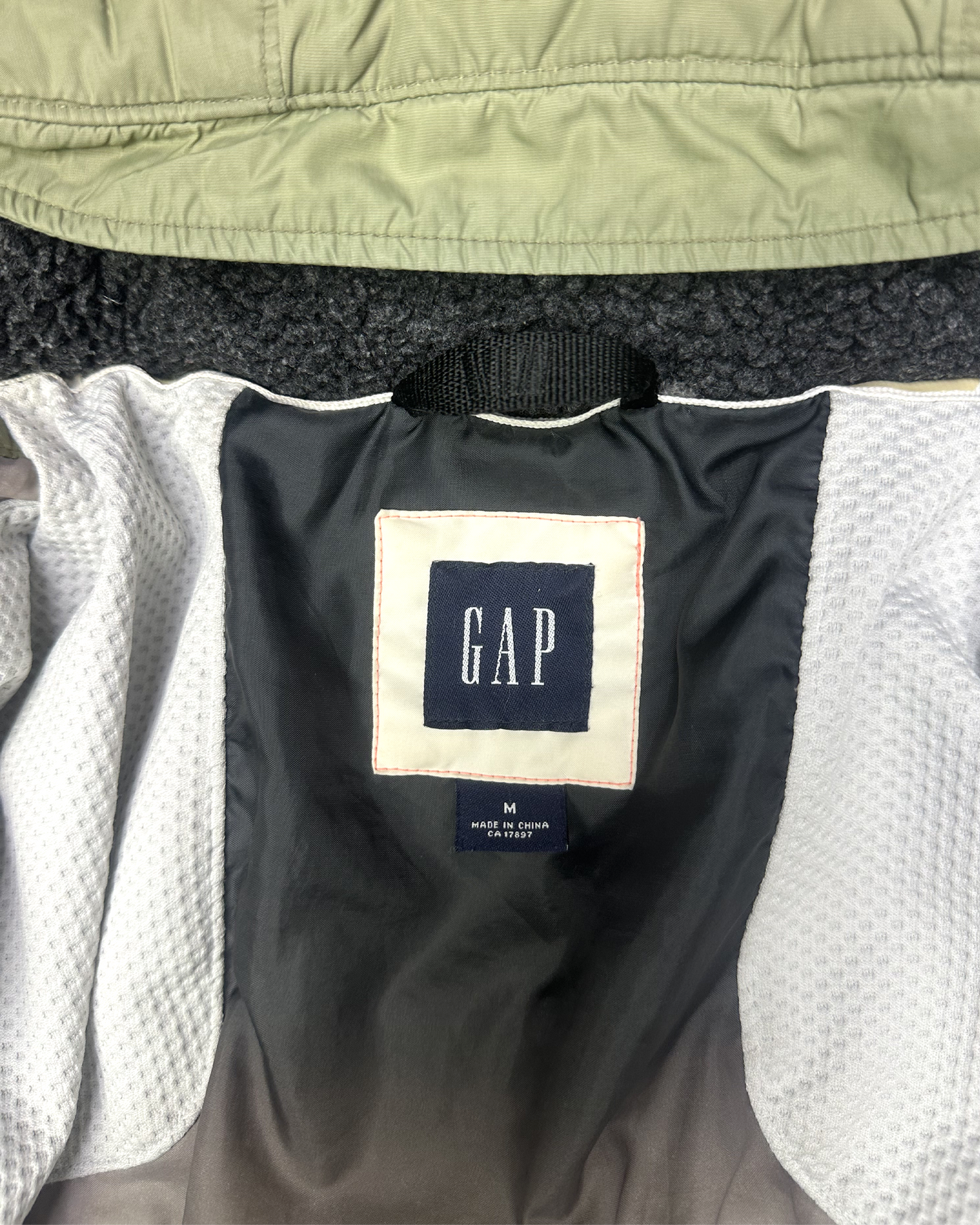 03' GAP Tech Puffer Jacket (M)