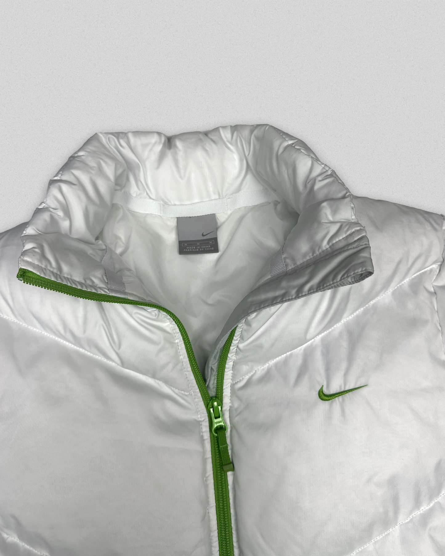 04' Nike Puffer Jacket (M)